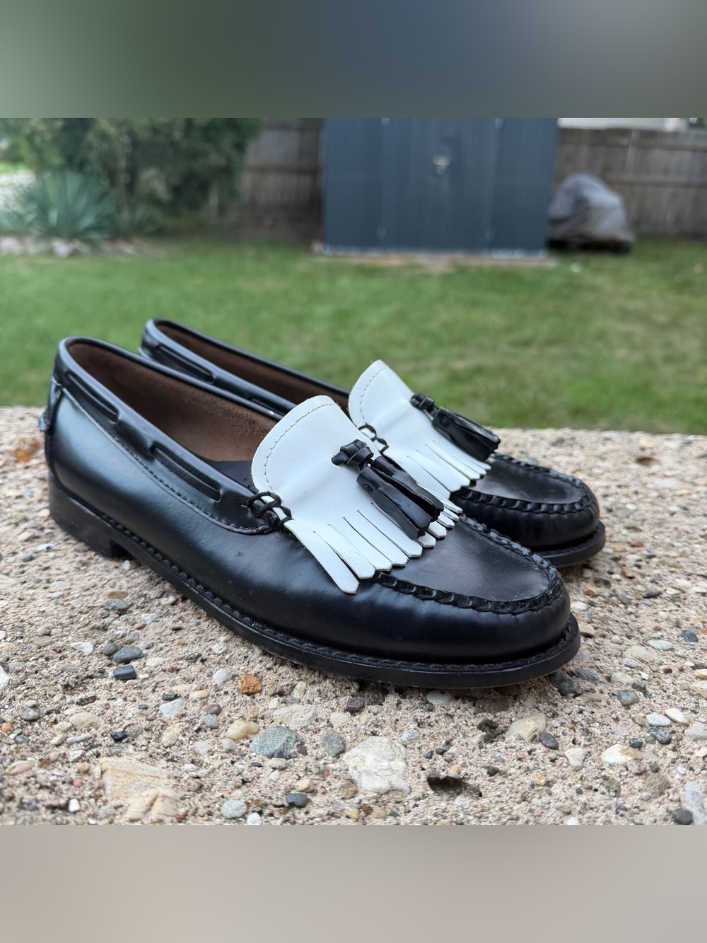 GH Bass Weejuns Black White Tassel Loafers Sz 7.5